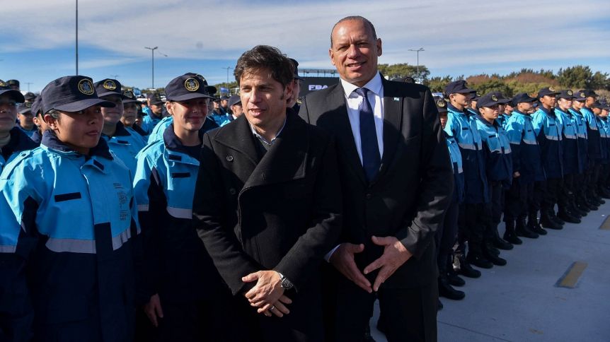Kicillof monitoreó junto a Berni desde Puente 12 los focos de conflictos en comercios