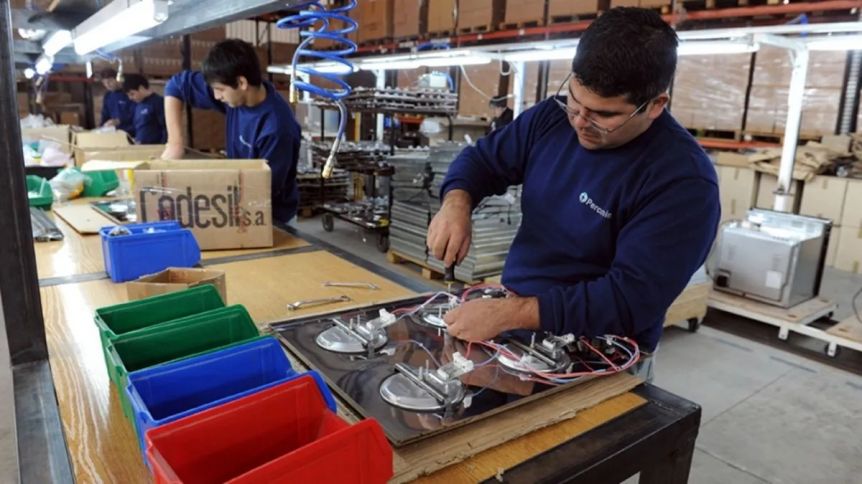 El empleo formal y registrado acumuló 35 meses consecutivos al alza