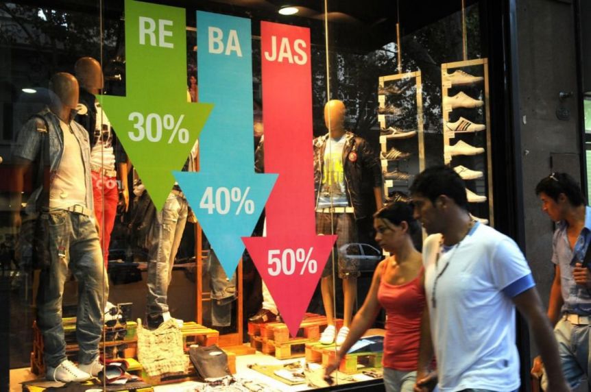 Ventas en comercios minoristas bajaron 4,1% interanual en agosto