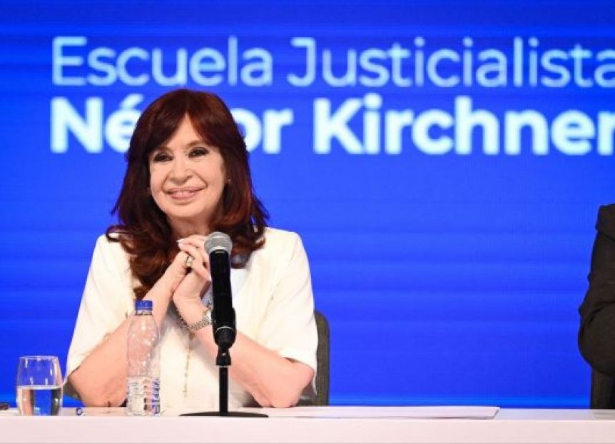 Cristina, entre la reparición en medio de la campaña y la reapertura de una causa en su contra