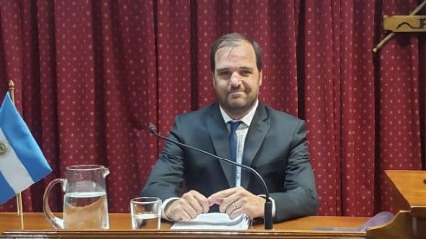 Intendente de Juntos cruzó a Kicillof por deudas y pagó la suma fija con fondos del municipio