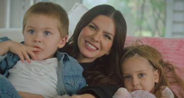 La China Suárez estrenó videoclip con la sorpresiva participación de Magnolia y Amancio