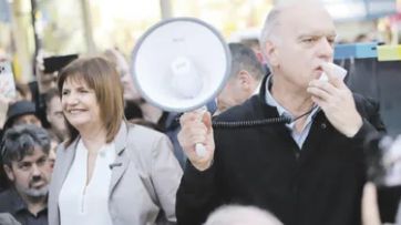 Grindetti y un cierre con caravana y simbolismos de campaña tras el “Marbella gate”