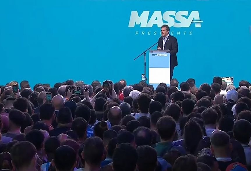 Massa celebró la victoria y empezó a buscar los votos del radicalismo y la izquierda