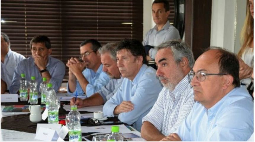 Intendentes UCR: unidad de JxC, NO a