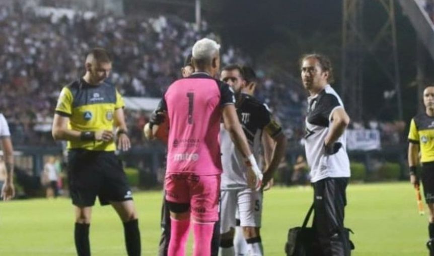 Un hincha agredió a un arquero de Gimnasia de Mendoza ¿Qué pasó?