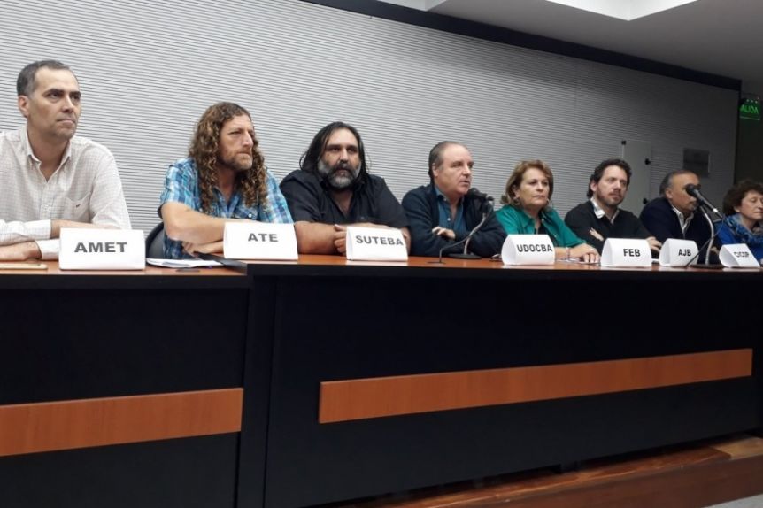 Provincia convocó a docentes y estatales para discutir paritarias