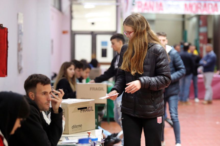 En la previa del balotaje, las elecciones estudiantiles caldearon el clima electoral en La Plata