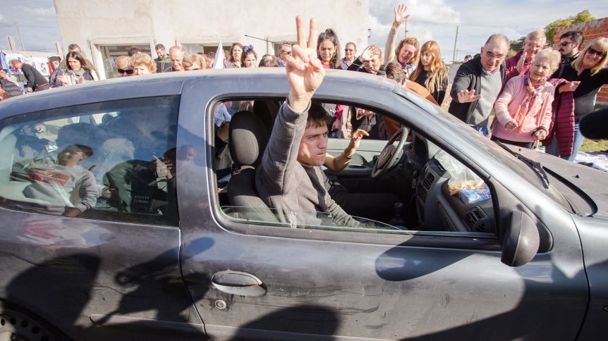 Kicillof se pone al hombro la campaña y despliega una fuerte presencia territorial en distritos cabecera