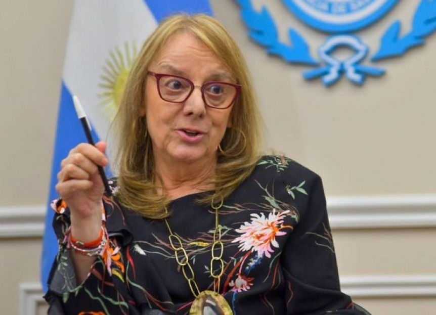 Alicia Kirchner se mete de lleno en la campaña y advierte que sin coparticipación no se podrán pagar sueldos