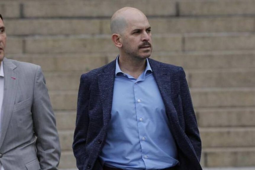 Espionaje: ex funcionario provincial fue a Comodoro Py y entregó su celular