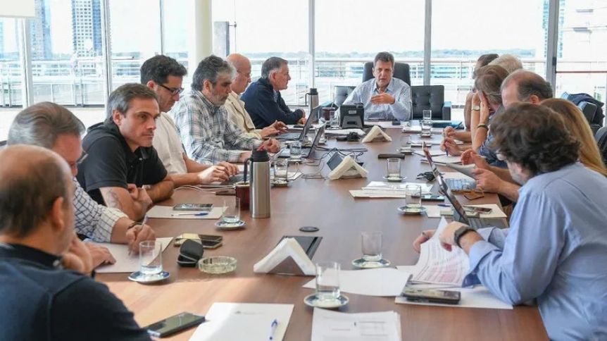 Massa seguirá en Economía y puso a disposición a su equipo para realizar la transición
