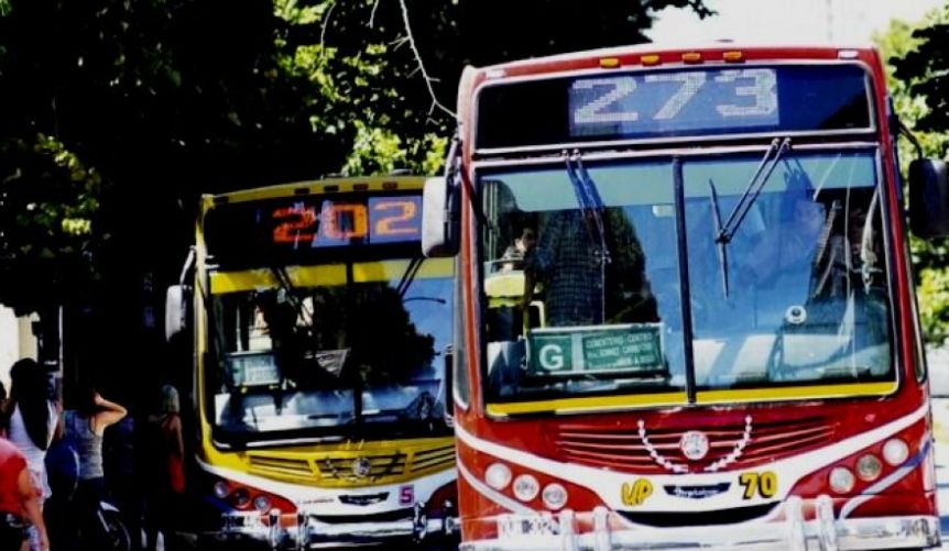 La Provincia peló billetera y se levantó la medida de fuerza de los micros