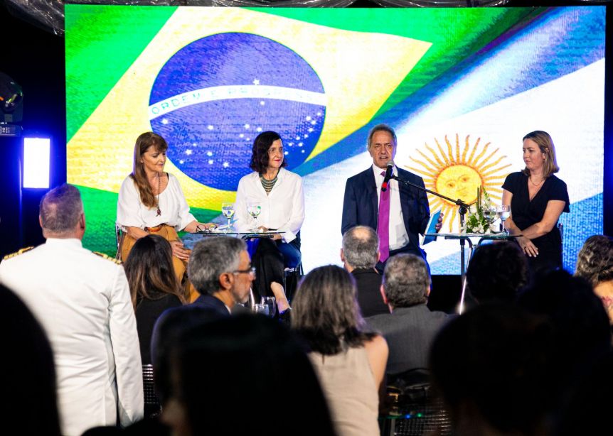 Scioli recordó los 38 años del tratado de amistad con Brasil y reafirmó la importancia de la integración en la relación bilateral