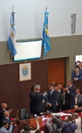Nacho Torres asumió como gobernador y aseguró que tendrá un gobierno transparente