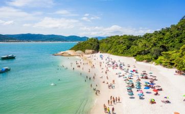 Verano 2024: cuánto cuesta vacacionar en Brasil y Uruguay