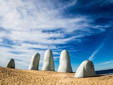 Verano 2024: cuánto cuesta vacacionar en Brasil y Uruguay