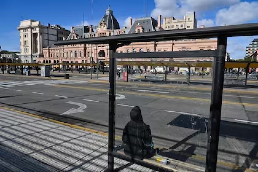 Los gremios de transporte adhieren al paro de la CGT