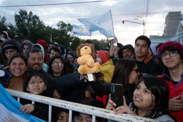 Milei hizo noche en Río Gallegos: charla y chistes con Vidal y cena del Británico en la habitación