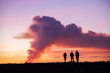 Impactantes imágenes de la erupción de un volcán en Islandia