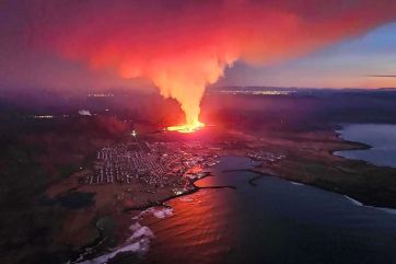 Impactantes imágenes de la erupción de un volcán en Islandia