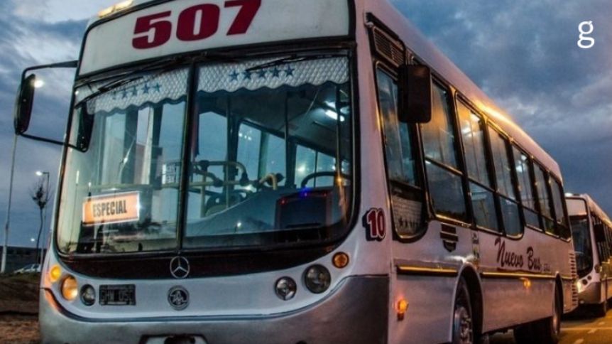 En un municipio bonaerense libertarios presentaron un amparo para retrotraer las tarifas del transporte