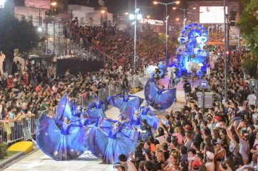 Con el pomo a otro lado: otro distrito sintió el filo de la motosierra y suspendió su carnaval