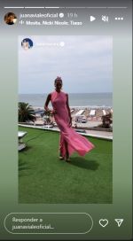 Juana Viale deslumbró en Mar del Plata con un outfit “Rosa Confite”