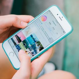 Entre el momento real y el perfecto: desafiando el síndrome de las redes sociales, qué es y cómo afecta