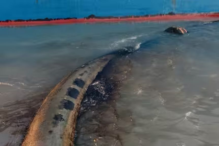 Otro más y van: un tercer derrame en Puerto Rosales amenaza el suministro de gasoil para la cosecha gruesa