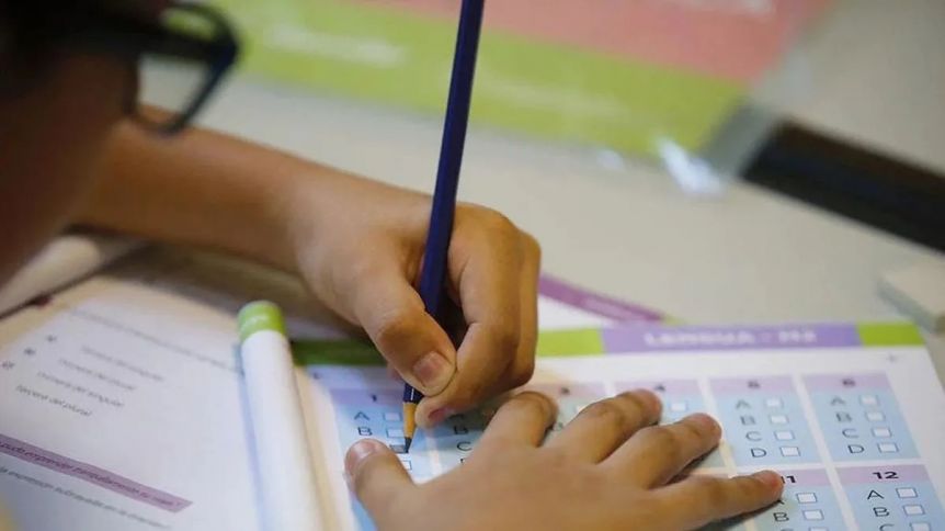 Aumenta la ayuda escolar a 70 mil pesos: ¿Cómo tramitarla?