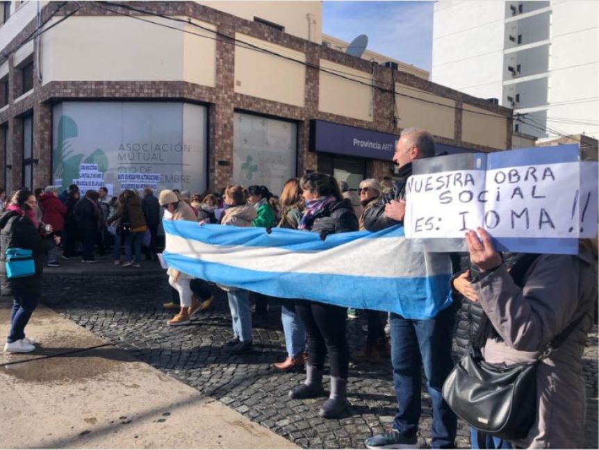 Tandil: afiliados de IOMA vuelven a marchar por mejoras en las prestaciones