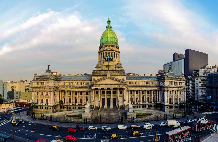 Tras el insulto de Milei al Congreso, comienza el debate por el polémico DNU del Gobierno