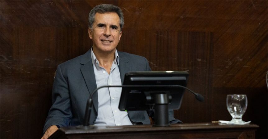Intendente disparó munición gruesa: denunció “artimañas”, autos “fantasmas” y otras irregularidades