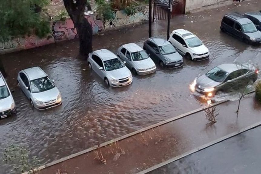 El gobierno de la Ciudad montó un importante operativo para hacerle frente a la tormenta