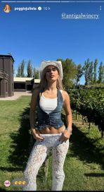 Julieta Poggio se mostró con un infartante look en su viaje a Mendoza