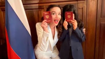 Dos gotas de agua: una fan rusa creó una muñeca idéntica a Natalia Oreiro y se hizo viral