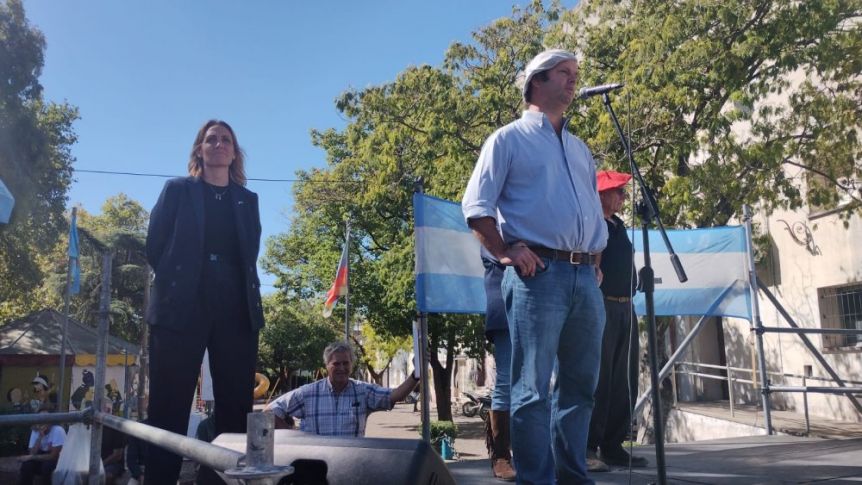Arietto y 49 más: pobre convocatoria anti-impuestos de un grupo de ruralistas bonaerenses