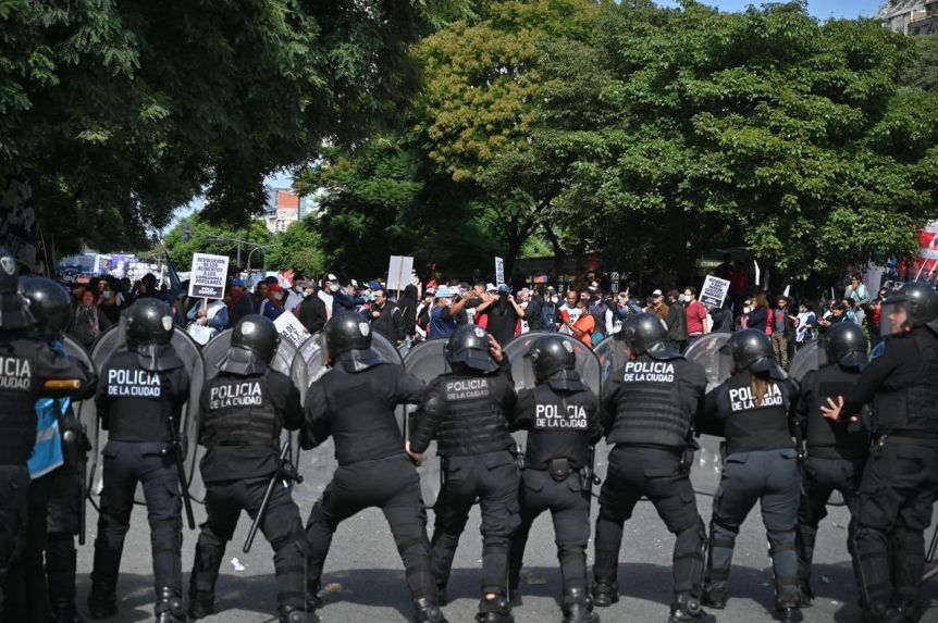 Protesta violenta en la 9 de Julio: detuvieron a manifestantes en medio de los incidentes