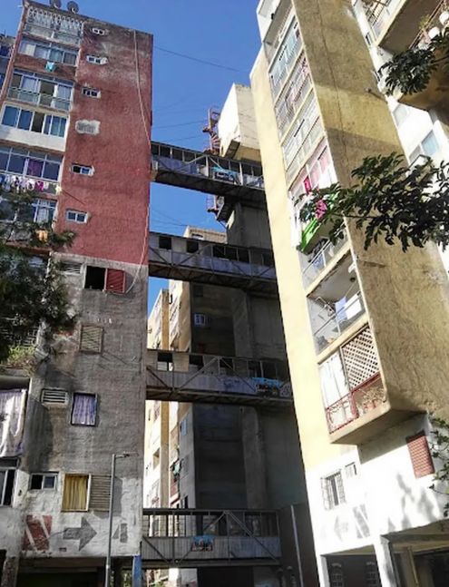 Tragedia en Fuerte Apache: una nena cayó de un octavo piso y perdió la vida