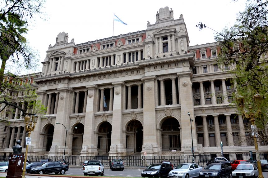 No confían en nadie: crece el rechazo de la población a las instituciones argentinas