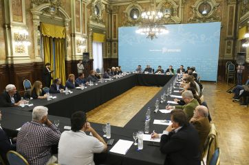 El campo pasó la tarde en la Gobernación, dejó sus reclamos y se llevó una promesa