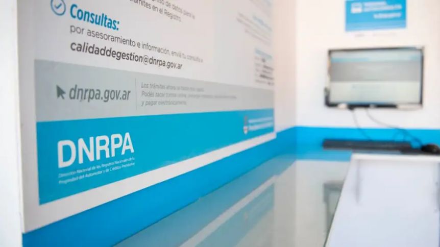 El Gobierno anunció el cierre de registros automotores y la eliminación de la cédula azul