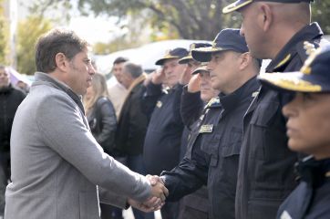 Nada como ir juntos a la par: Kicillof y Alak recorrieron la ciudad de La Plata