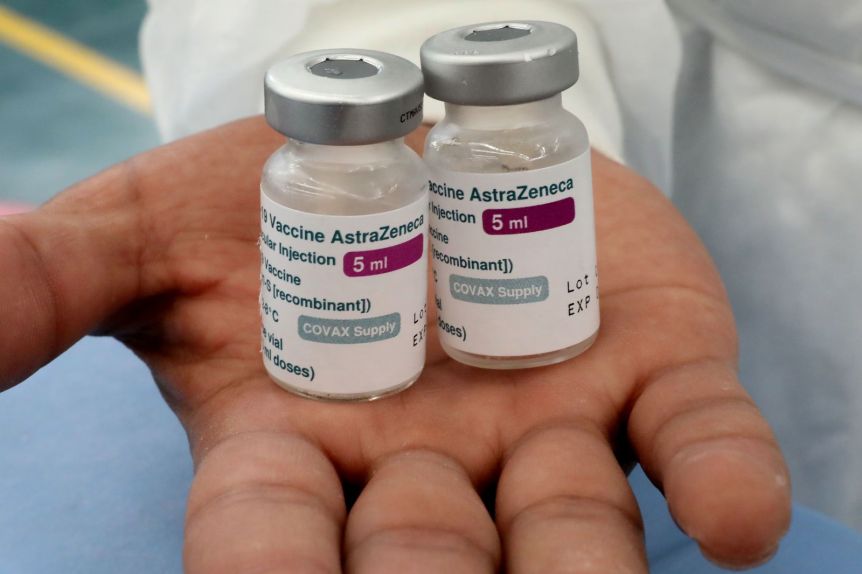Una mujer demandó al Estado y AstraZeneca por más de 90 millones por la vacuna del COVID