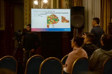 Bianco debutó con los lunes de conferencia: anuncios junto a López y Kreplak