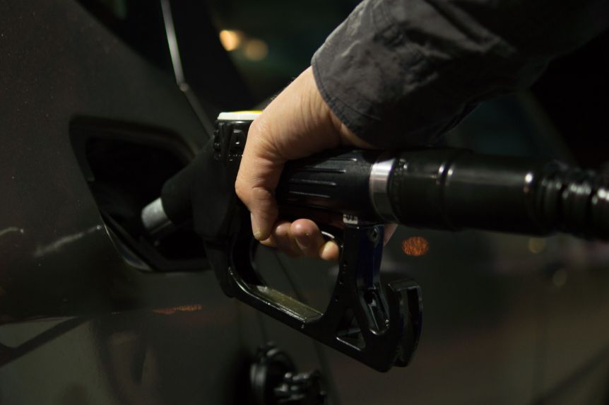 El Gobierno sube impuestos y provoca otro fuerte aumento en los combustibles