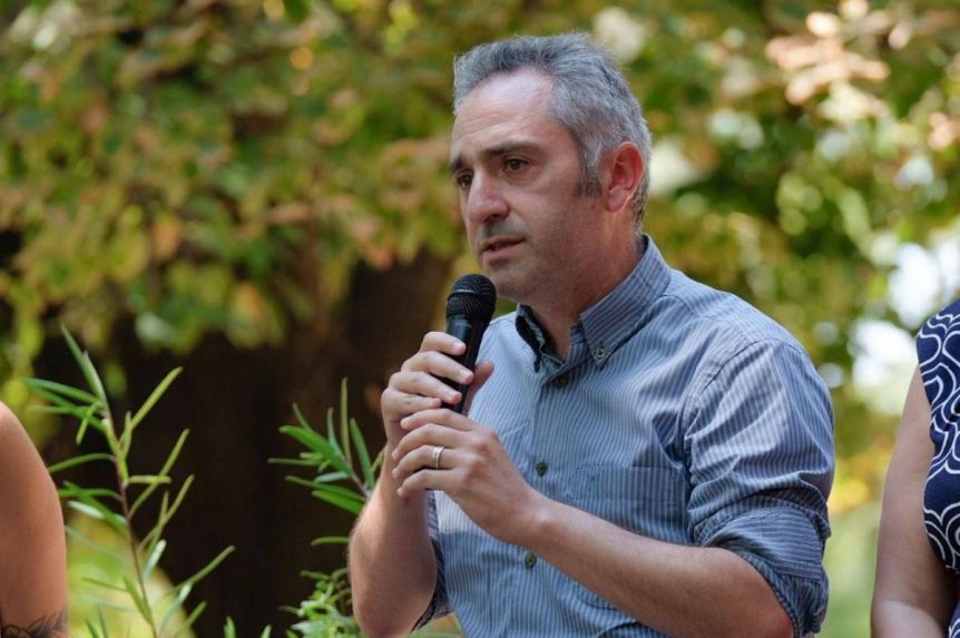 “Un emergente en el marco de esta catástrofe”: Larroque llamó a apoyar a Axel Kicillof