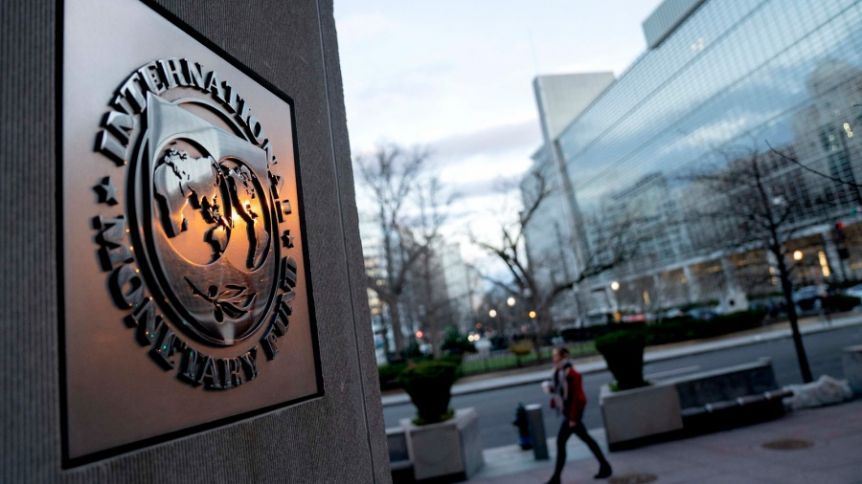 El FMI le tira una soga al Gobierno y aprueba el desembolso de US$ 800 millones