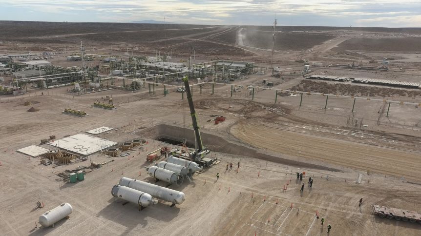 El secretario de Energía de Nación apuntó contra la anterior gestión por obras del GNK